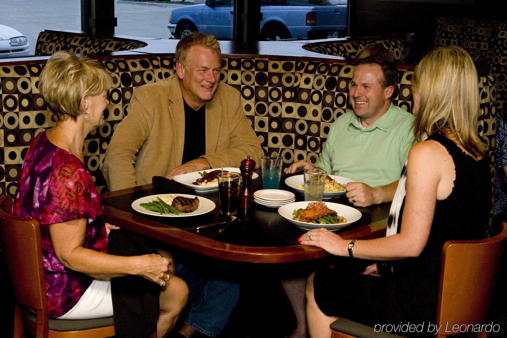 Holiday Inn Hotel & Suites Bloomington Airport, An Ihg Hotel Restaurant photo